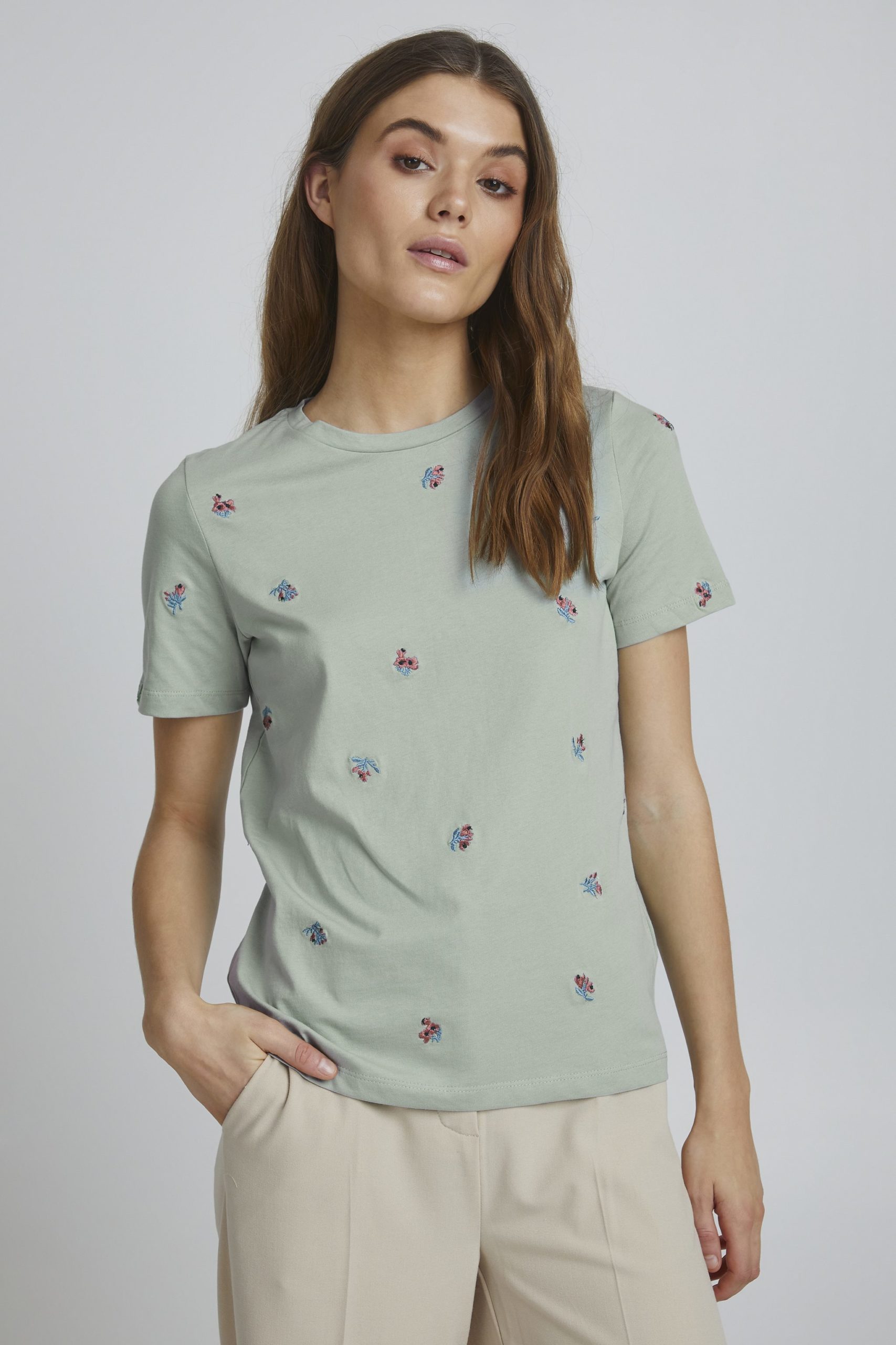 T-shirt brodé fleur – Image 2