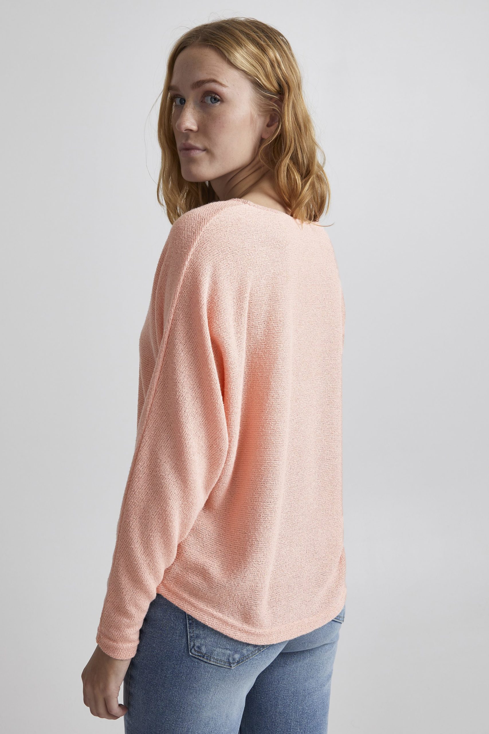 Pullover rose femme – Image 3