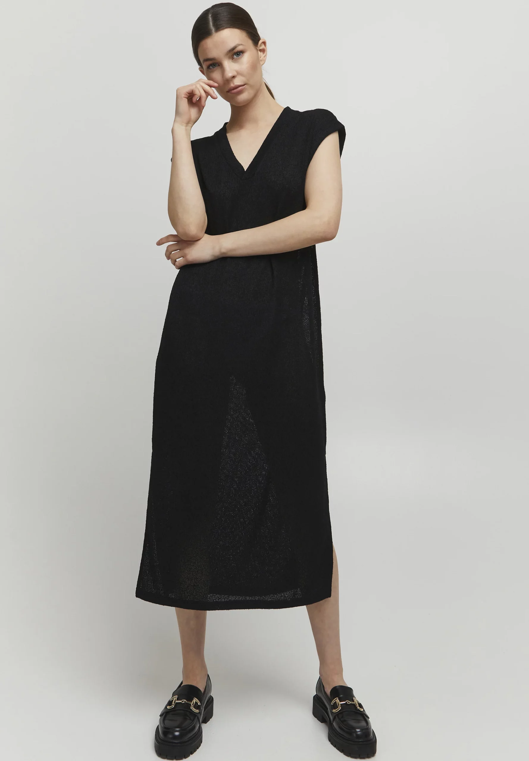 Robe pull noire sans manches